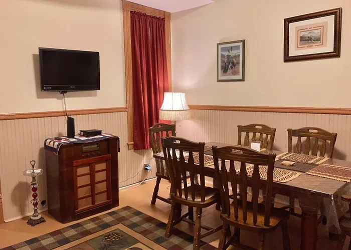 Downtown Historic Capitol Vacation Suites *