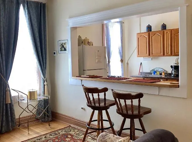 Downtown Historic Capitol Vacation Suites * Buffalo