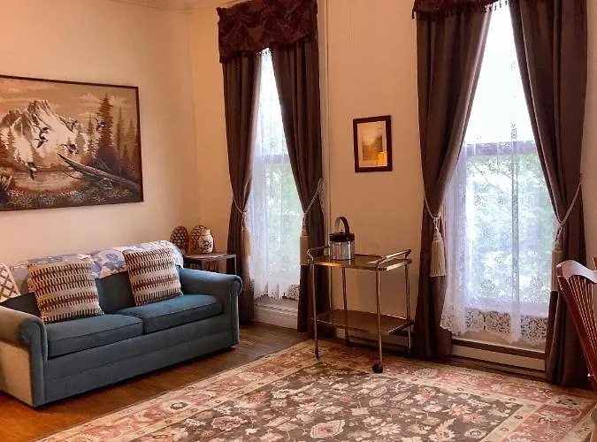 Downtown Historic Capitol Vacation Suites